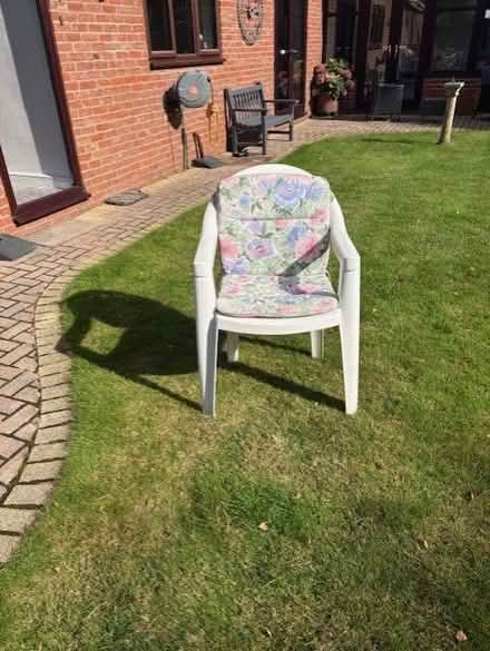 Photo of free Patio dinning set (Finningley DN9) #1