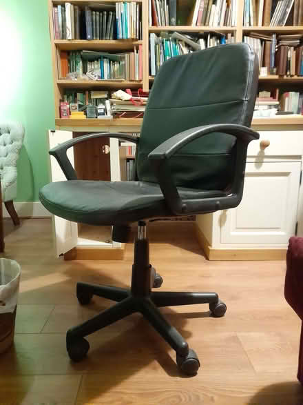 Photo of free Office swivel chair (Cutteslowe OX2) #1