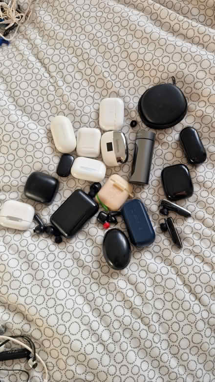 Photo of free Ear pods (Falkirk FK2) #1