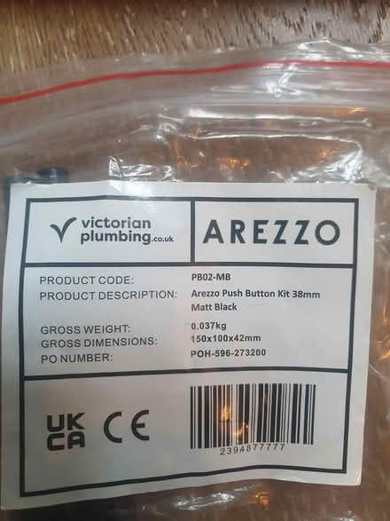 Photo of free Toilet roll holder & flush buttons (Twickenham TW2) #2