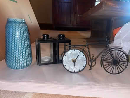Photo of free Mixed decor items (Barford NR9) #1
