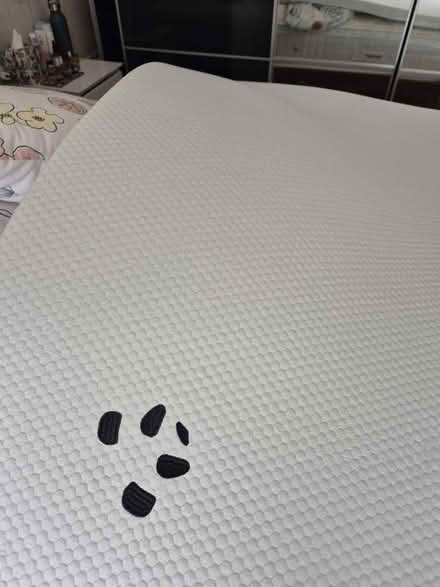 Photo of free King size mattress topoer (DE24) #1