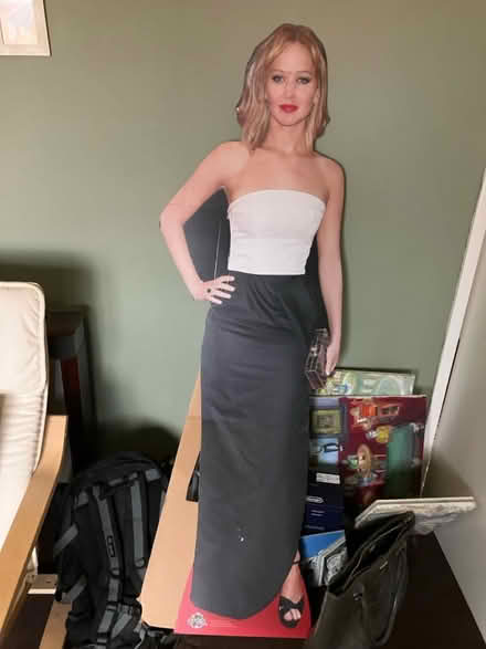 Photo of free Life size Jennifer Lawrence photo (NE5 etal lane) #1