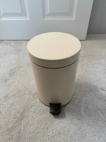 Photo of free Brabantia 3L pedal bin (Nunhead SE15) #1