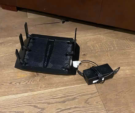 Photo of free NETGEAR Nighthawk X6 R8000 AC3200 Tri-band WiFi Router 3.2Gb (Pinkneys Green SL6) #1