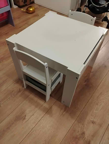 Photo of free Kids table and chairs (billericay CM12) #2