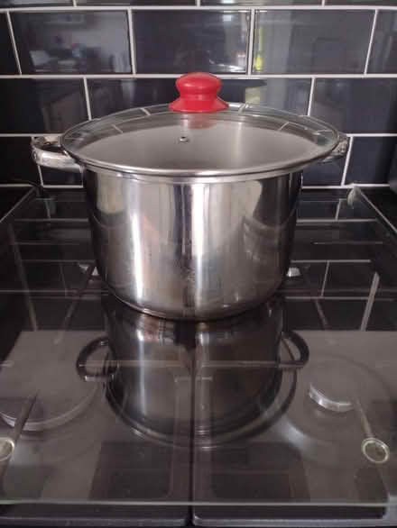 Photo of free Large stockpot (Ashton-U-Lyne OL6) #1