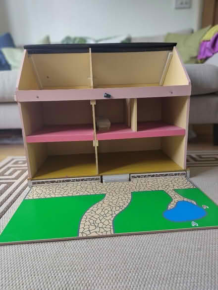 Photo of free Dolls house (Scotches DE56) #3