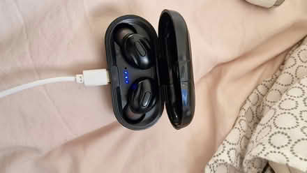 Photo of free More Ear pods (Edinburgh EH7) #2