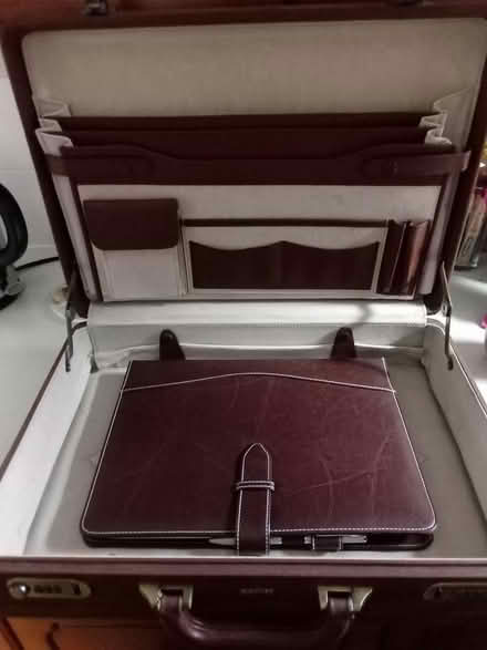Photo of free Antler soft brown leather briefcase (Tonbridge) #4