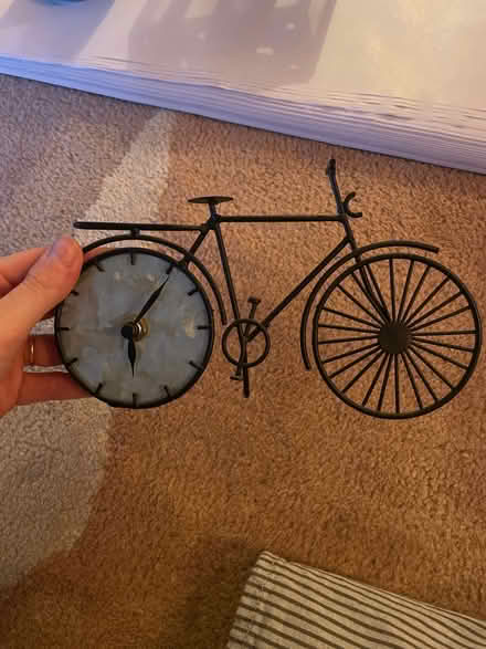 Photo of free Mixed decor items (Barford NR9) #3