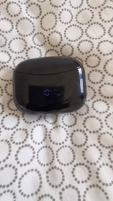 Photo of free Earphones and earpods (Edinburgh EH7) #4