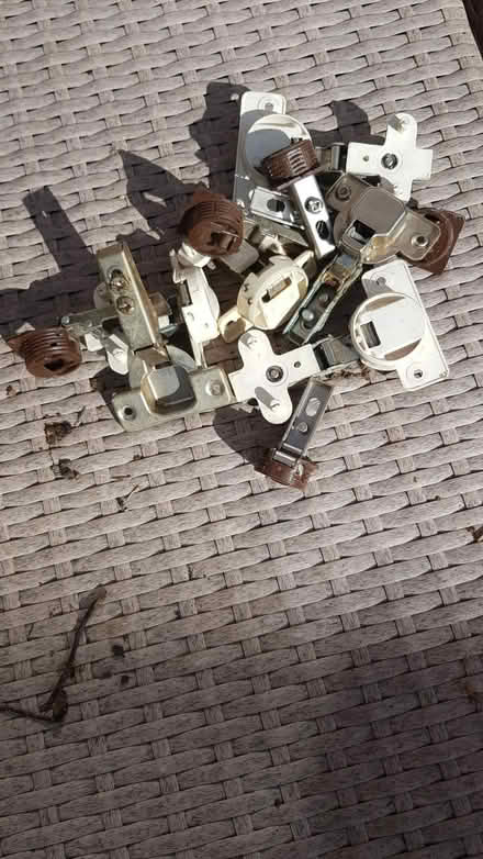 Photo of free Various cupboard hinges (Abingdon Oxfordshire OX14) #1