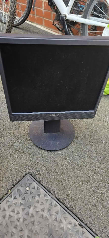Photo of free Sony computer monitor (Shepshed (Leics) LE12 9) #1