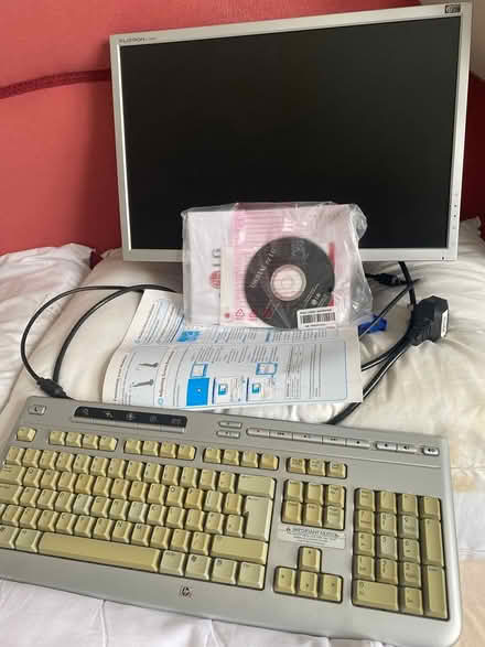 Photo of free Monitor and keyboard (LU7 Marley Fields) #1