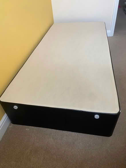 Photo of free Single divan bed base (Tooting SW17) #1