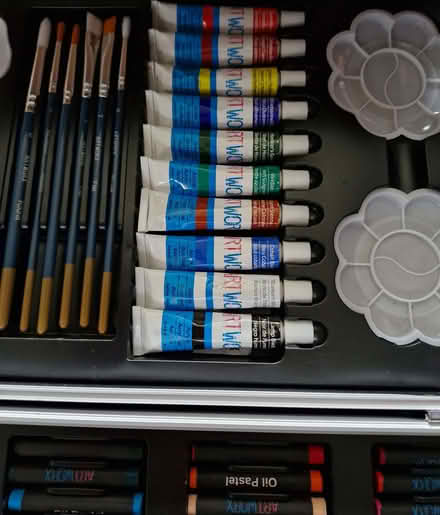 Photo of free Art Set (Currie EH14) #1