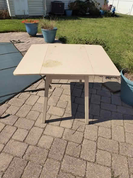 Photo of free Vintage table (Odenton, near Odenton Elem) #3