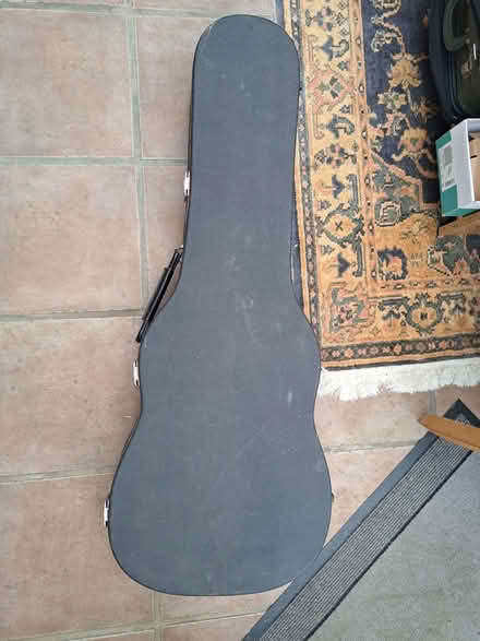Photo of free Hard guitar case (Chipping Norton OX7) #2