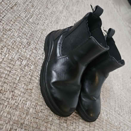 Photo of free Black toddler UK9 school boots (EN7 Goffs oak) #1