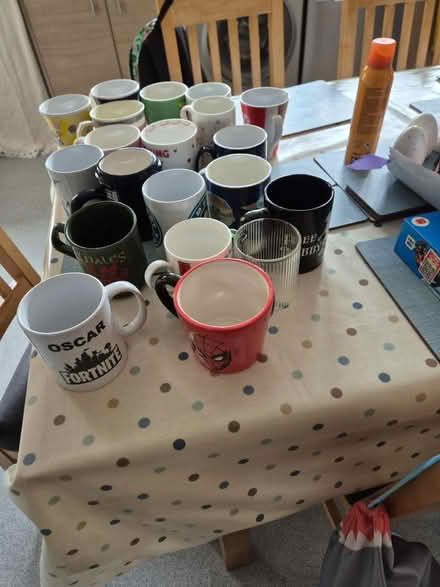 Photo of free 20 assorted mugs (Beanhill milton keynes MK6) #2
