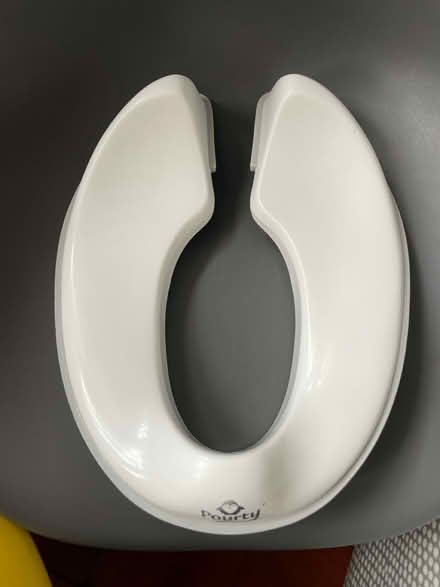 Photo of free Potty and two child toilet seats (Bournville B30) #4