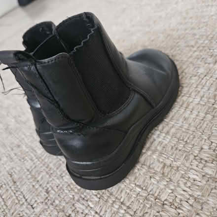 Photo of free Black toddler UK9 school boots (EN7 Goffs oak) #2
