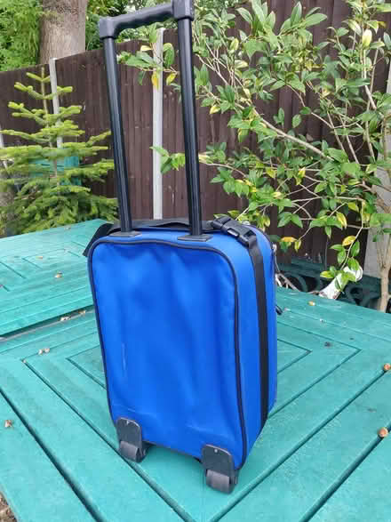 Photo of free A Wheely small suitcase (Fleet GU52) #2