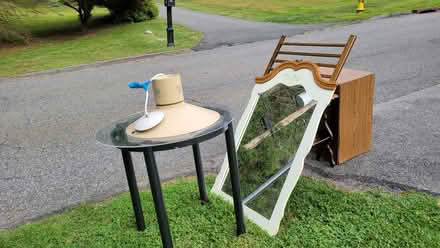 Photo of free ☆CURB ALERT☆Thornwood 10594 (Thornwood NY 10594) #1