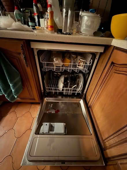Photo of free Dishwasher Bosch Classix (Croft) #1