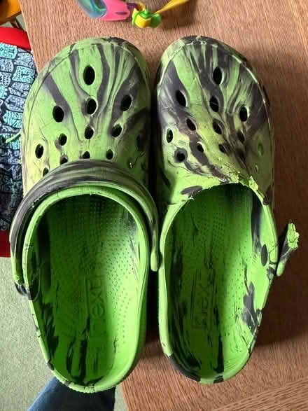 Photo of free Kids Crocs size 4 missing one strap but fine as slip on (Summertown OX2) #1