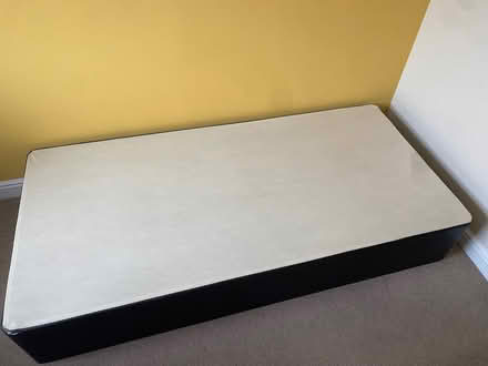 Photo of free Single divan bed base (Tooting SW17) #3
