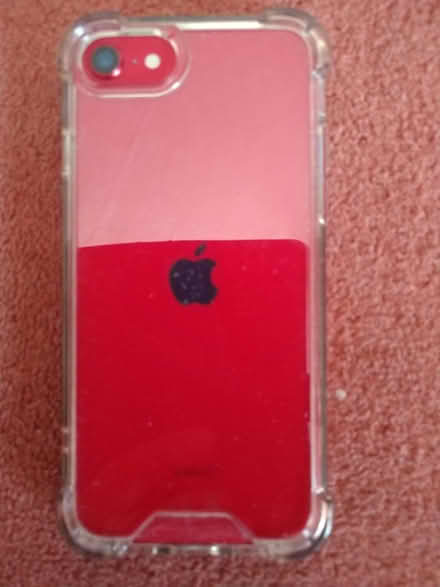Photo of free RED iPHONE SE - 64 GB (B90 shirley) #4
