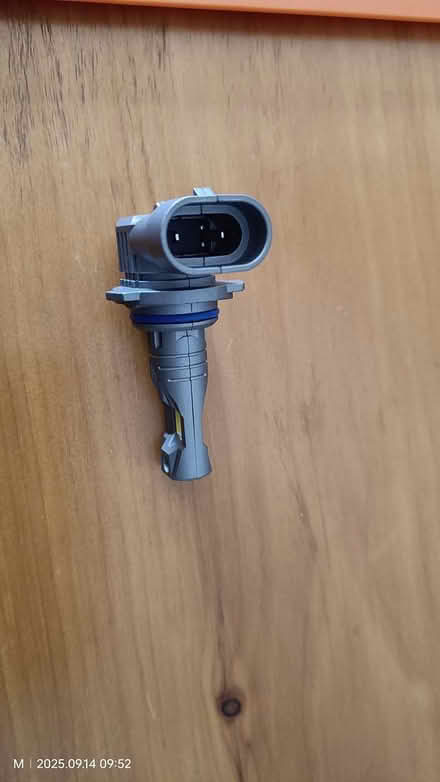 Photo of free Car Lightbulb LED, HIR2 fitting (Tilehurst, Reading RG31) #1
