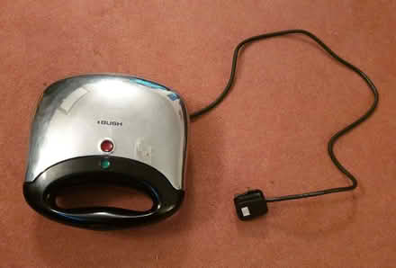 Photo of free Bush 2 slice sandwich toaster (The Rock TF3) #2