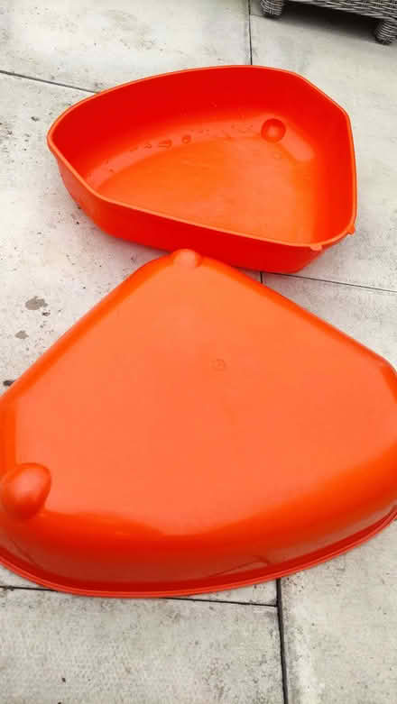 Photo of free 2 x corner cat litter trays (Chislehurst BR7) #1