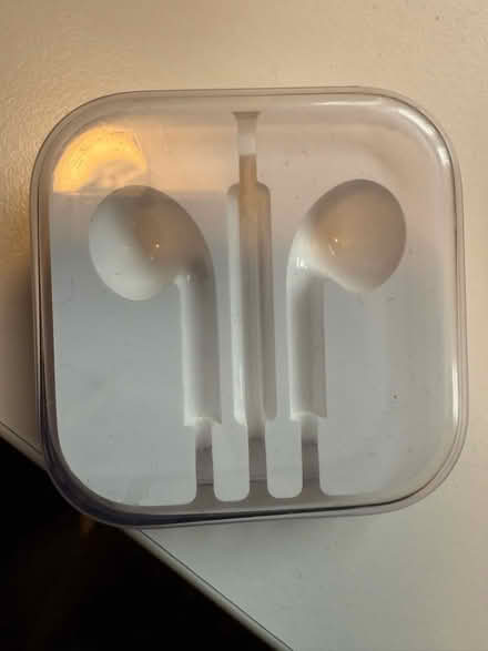 Photo of free Wired apple headphones case (Summertown OX2) #1