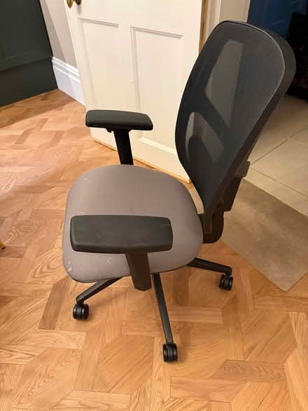 Photo of free Desk chair (Wimbledon Park SW19) #1