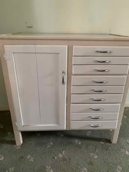 Photo of free Small cabinet (Billingshurst) #1