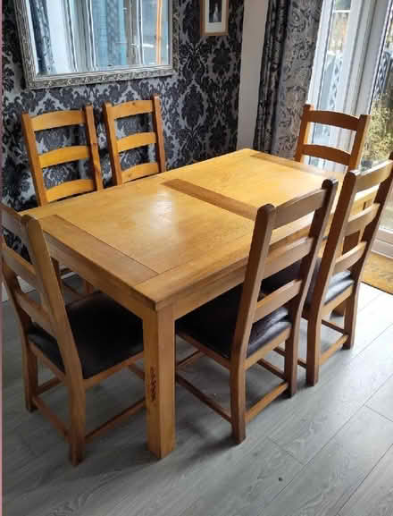 Photo of free oak dining table and chairs (Huyton Quarry L36) #1