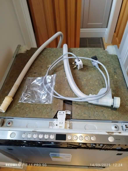 Photo of free Neff fully integrated dishwasher.(Spares or repair) (Grange CH48) #4