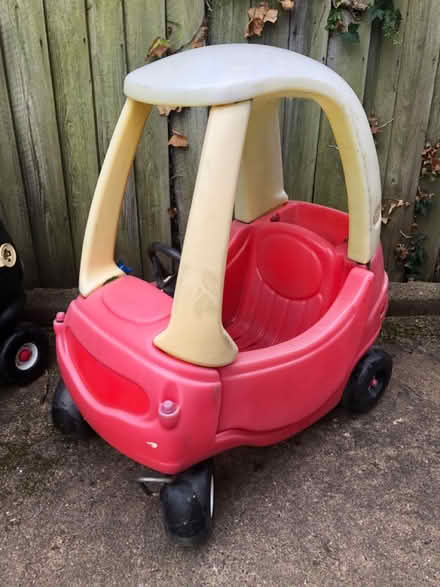 Photo of free 2x Little Tikes Ride in Cars (Leamington Spa (CV32)) #2