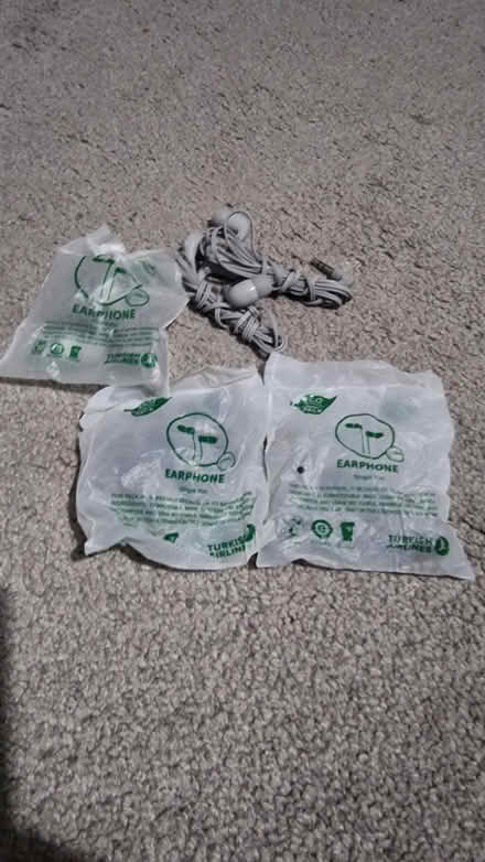 Photo of free New Turkish Airlines Earphones (Falkirk FK2) #1