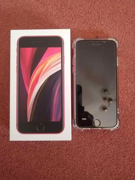 Photo of free RED iPHONE SE - 64 GB (B90 shirley) #2