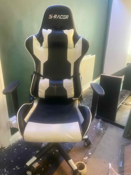 Photo of free Gaming / computer chair s-racer (Chessington KT9) #1