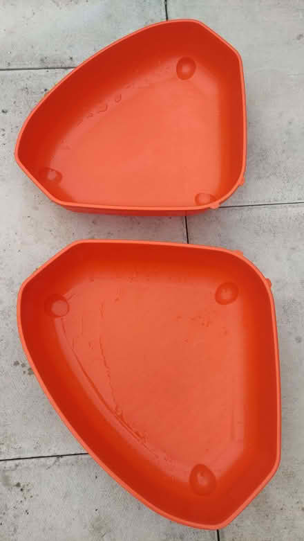 Photo of free 2 x corner cat litter trays (Chislehurst BR7) #2