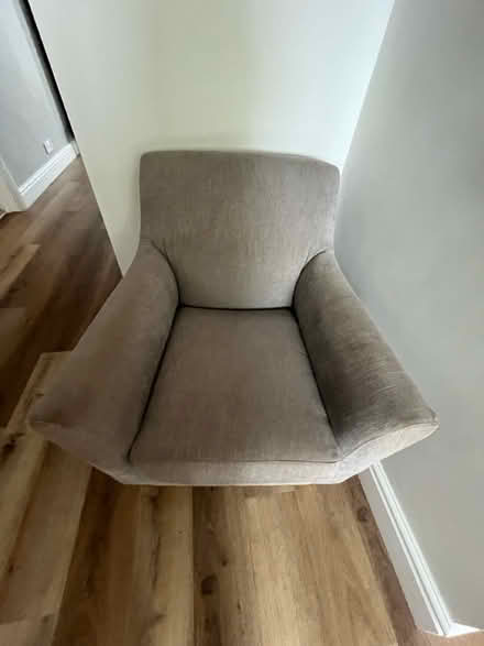 Photo of free Grey armchair (HP1) #2