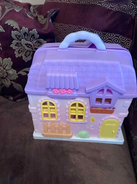 Photo of free Small plastic dolls house (Clayton le Woods PR6) #1