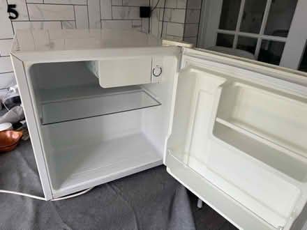 Photo of free Fully working mini fridge (Croydon/West Wickham) #1