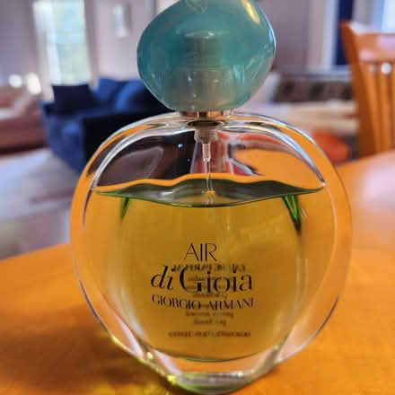 Photo of free Air di Gioia perfume (Medford Hillside area) #1